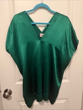 Plan C Emerald V-Neck Satin Women’s Top size 38